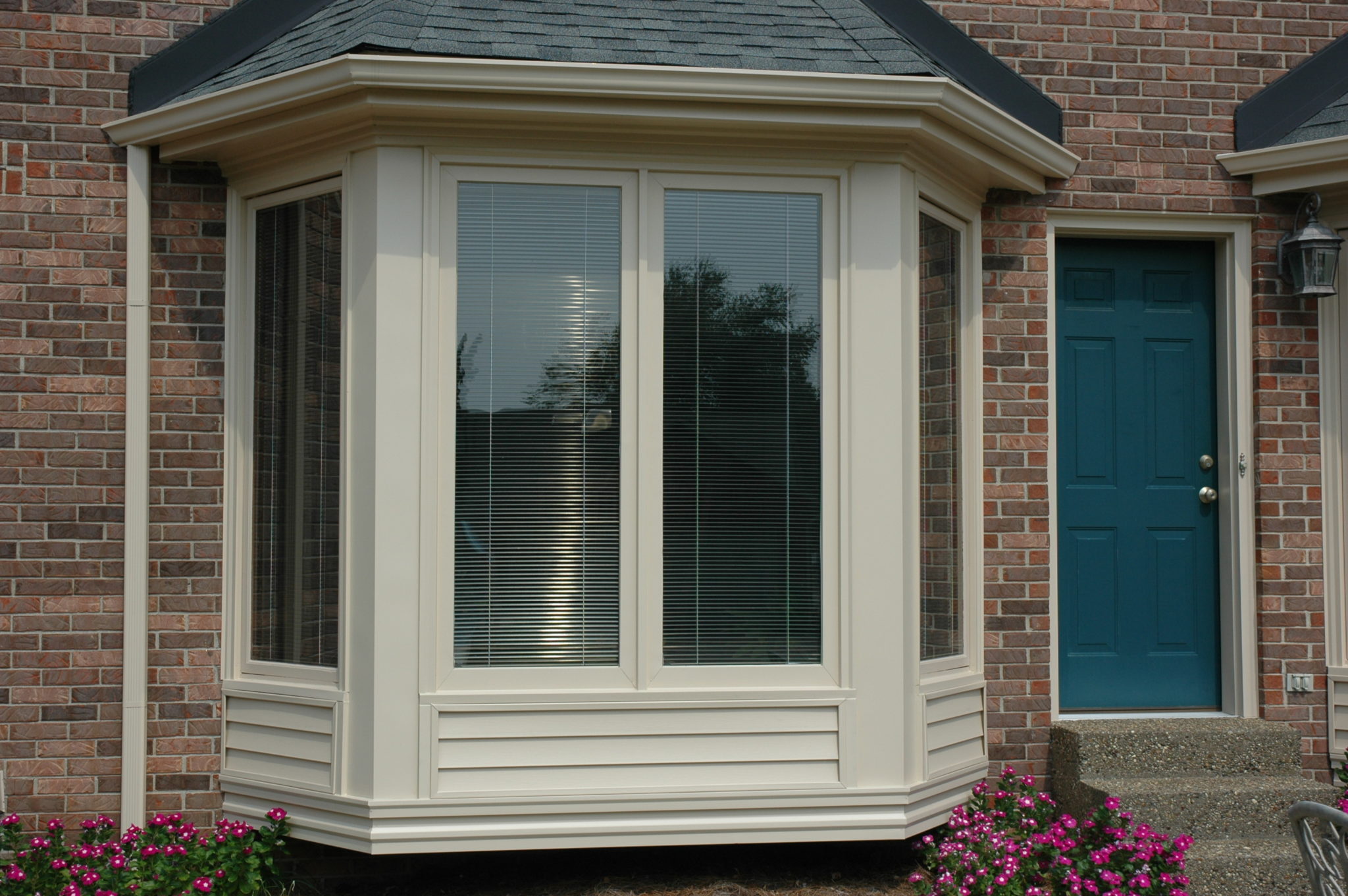 Bow and Bay Windows - Atlas Siding, Windows & More